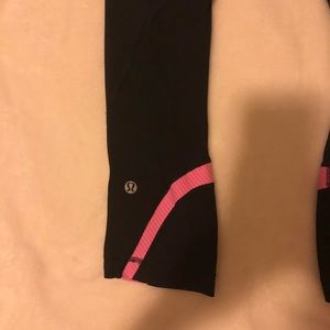 Lululemon cropped workout leggings